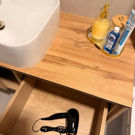 Apartament Sara *